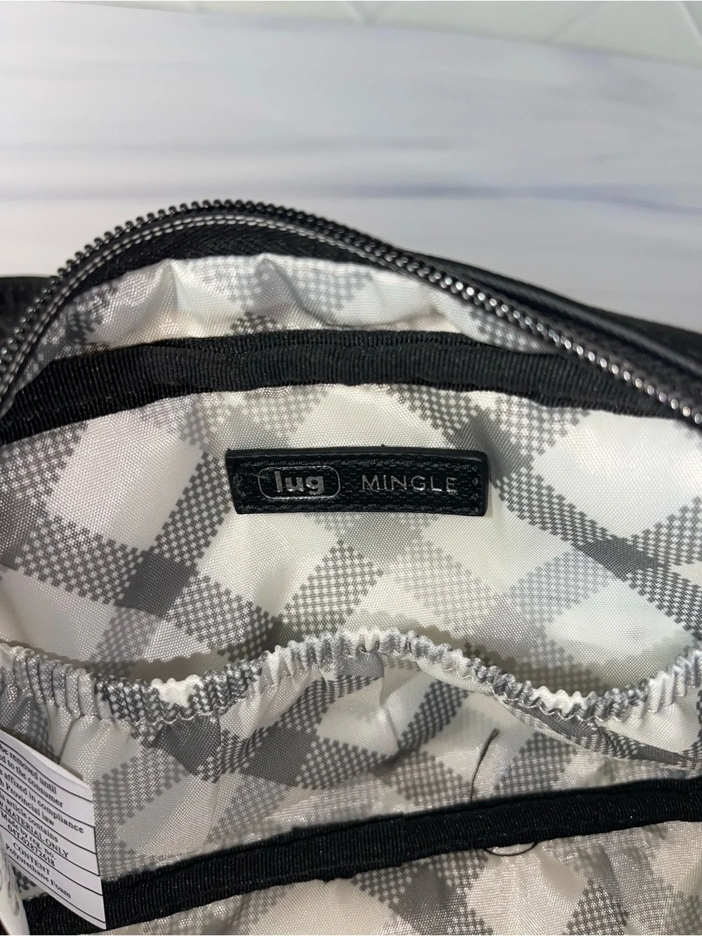 Lug Mingle Matte Luxe VL compact crossbody - black - excellent condition!